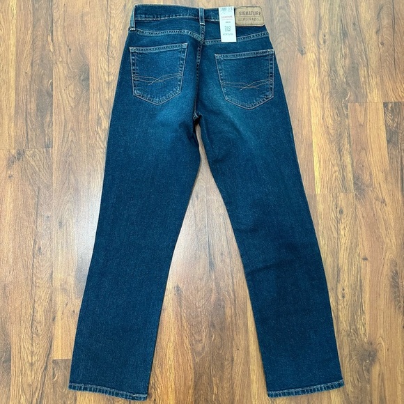 Signature by Levi Strauss Men's Blue Straight Jeans - Picture 9 of 11